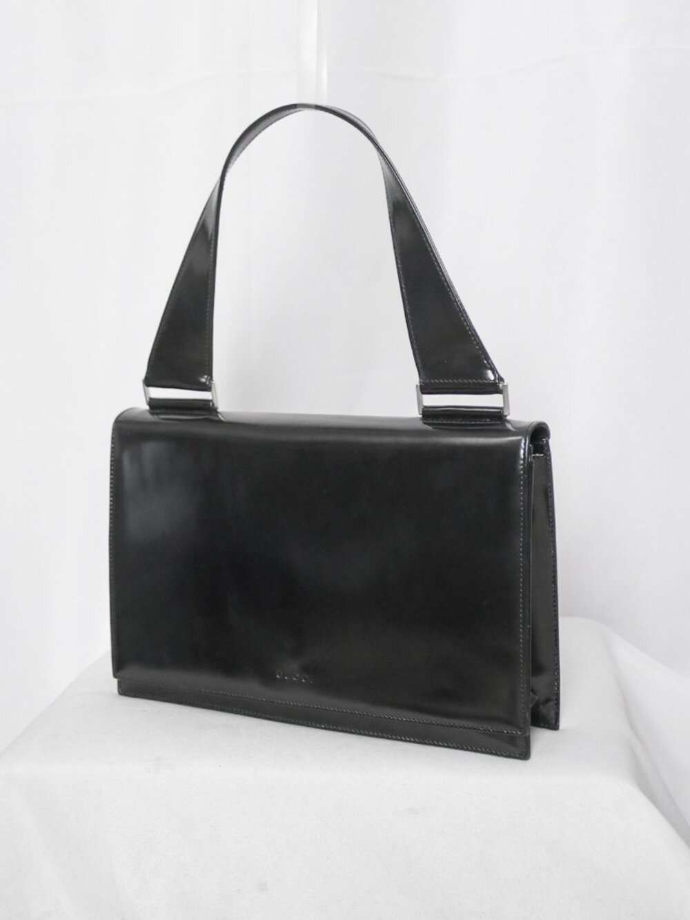 authentic Gucci embossed logo structured leather flap shoulder bag by Tom Ford - Picture 3 of 15